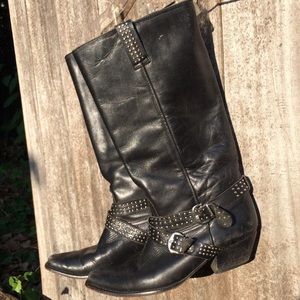 Vintage Black Leather Cowgirl Boots 🤠